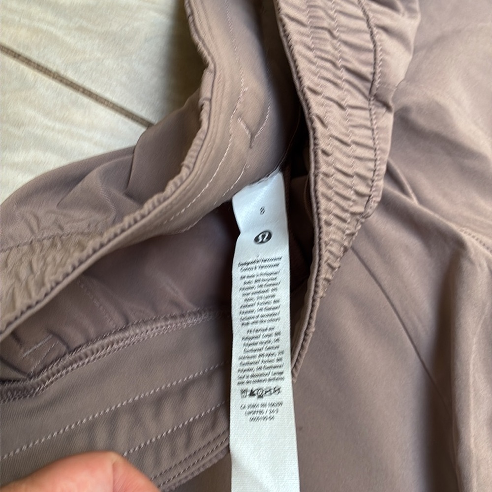 Lululemon mid rise swift wide leg pants - Picture 4 of 4